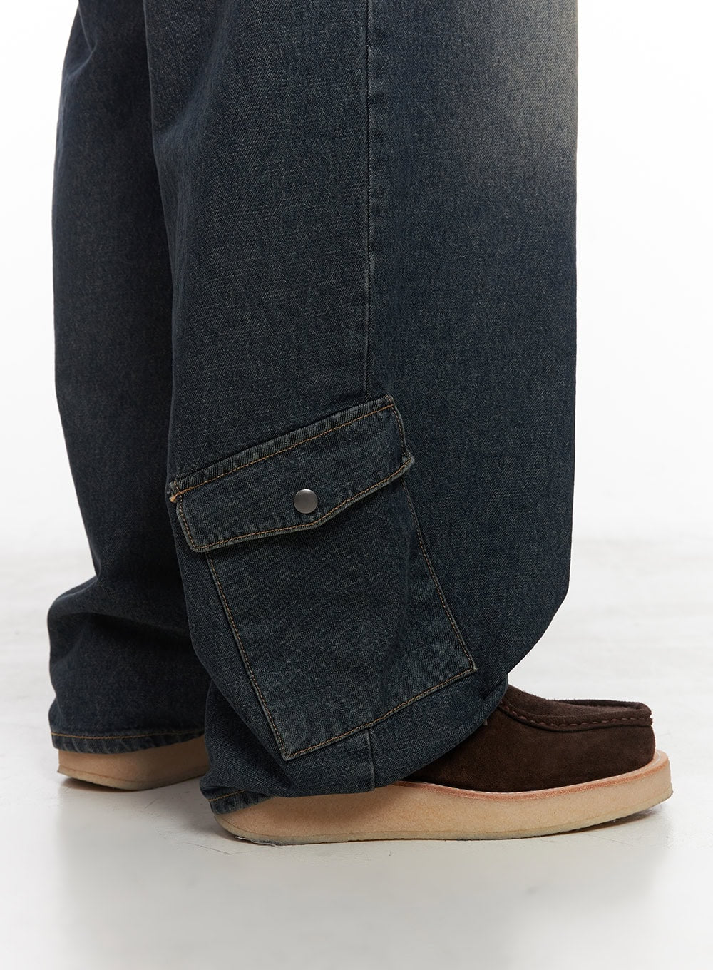 Men's Baggy Pintuck Jeans IY522 - Image 2