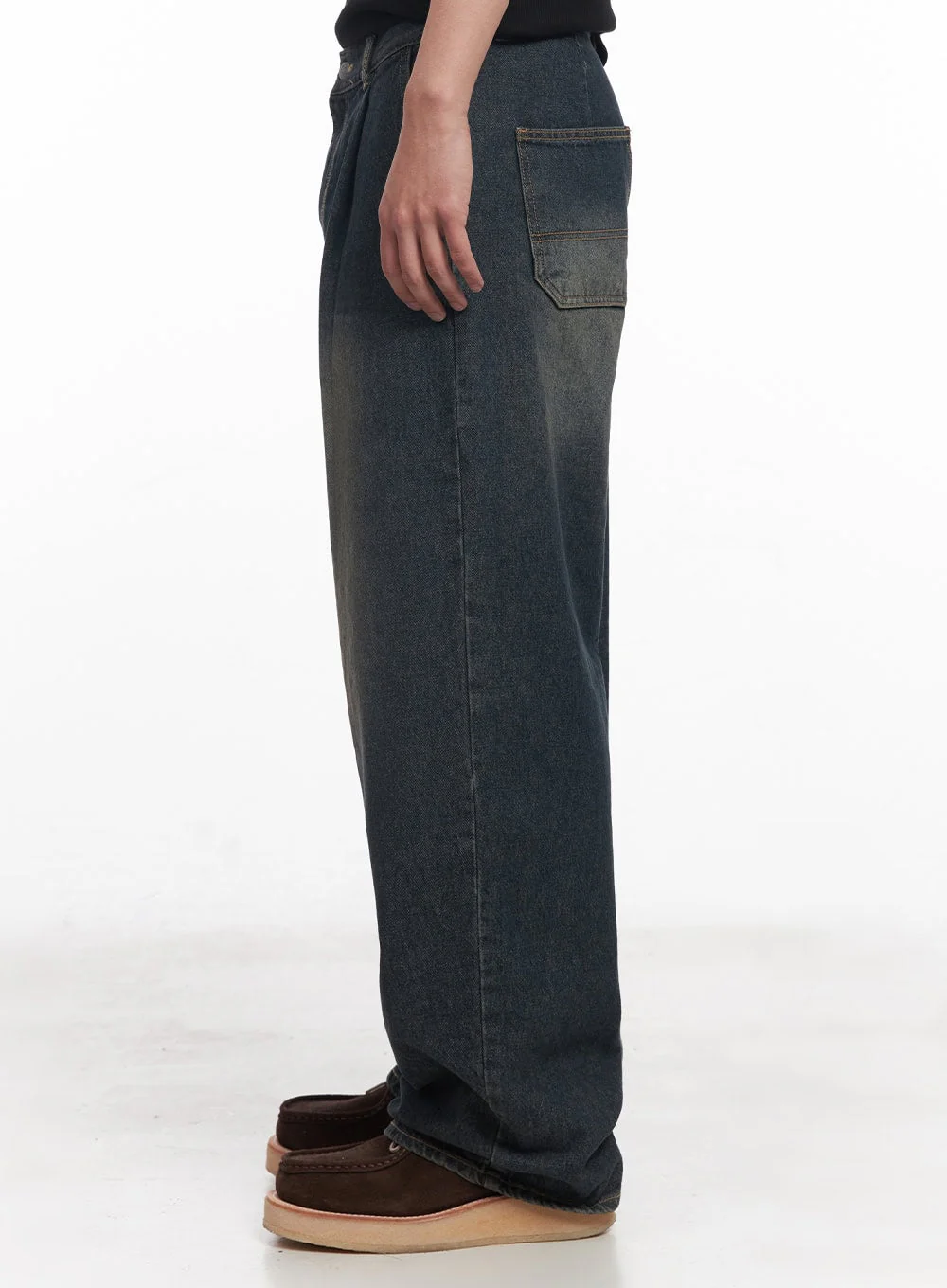 Men's Baggy Pintuck Jeans IY522 - Image 4