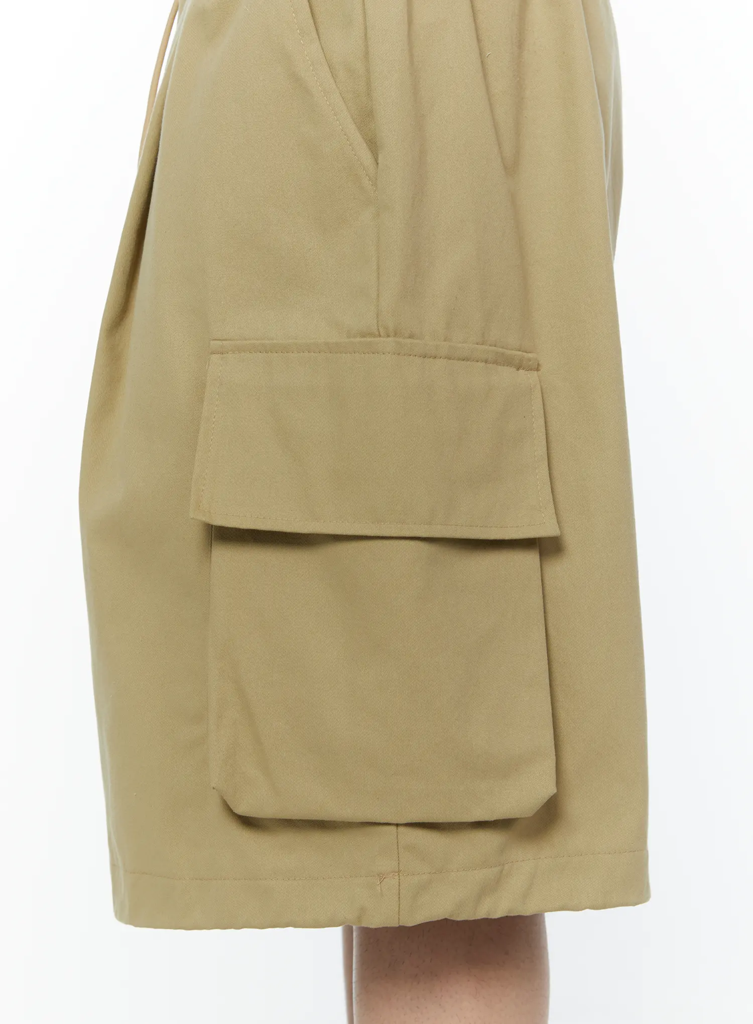 Men's Beige Cargo Bermuda Shorts IA530 - Image 9