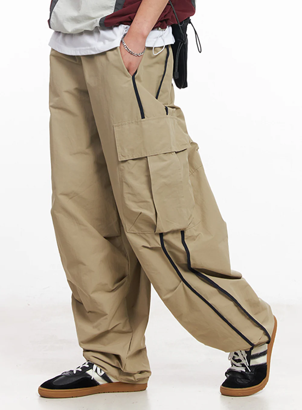 Men's Cargo Balloon-Fit Windbreaker Pants (Beige) IU512 - Image 2