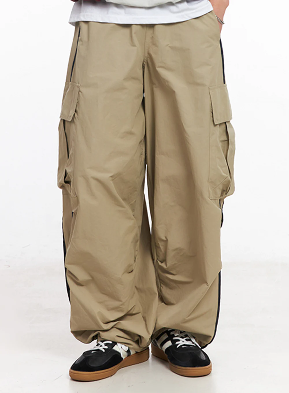 Men's Cargo Balloon-Fit Windbreaker Pants (Beige) IU512 - Image 4