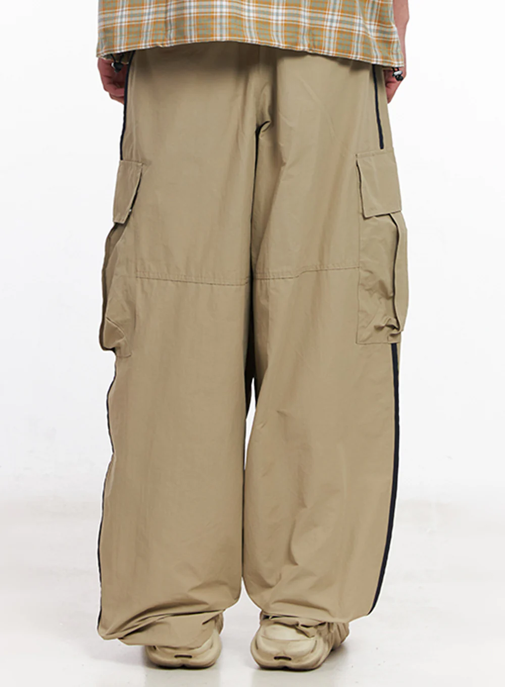 Men's Cargo Balloon-Fit Windbreaker Pants (Beige) IU512 - Image 6