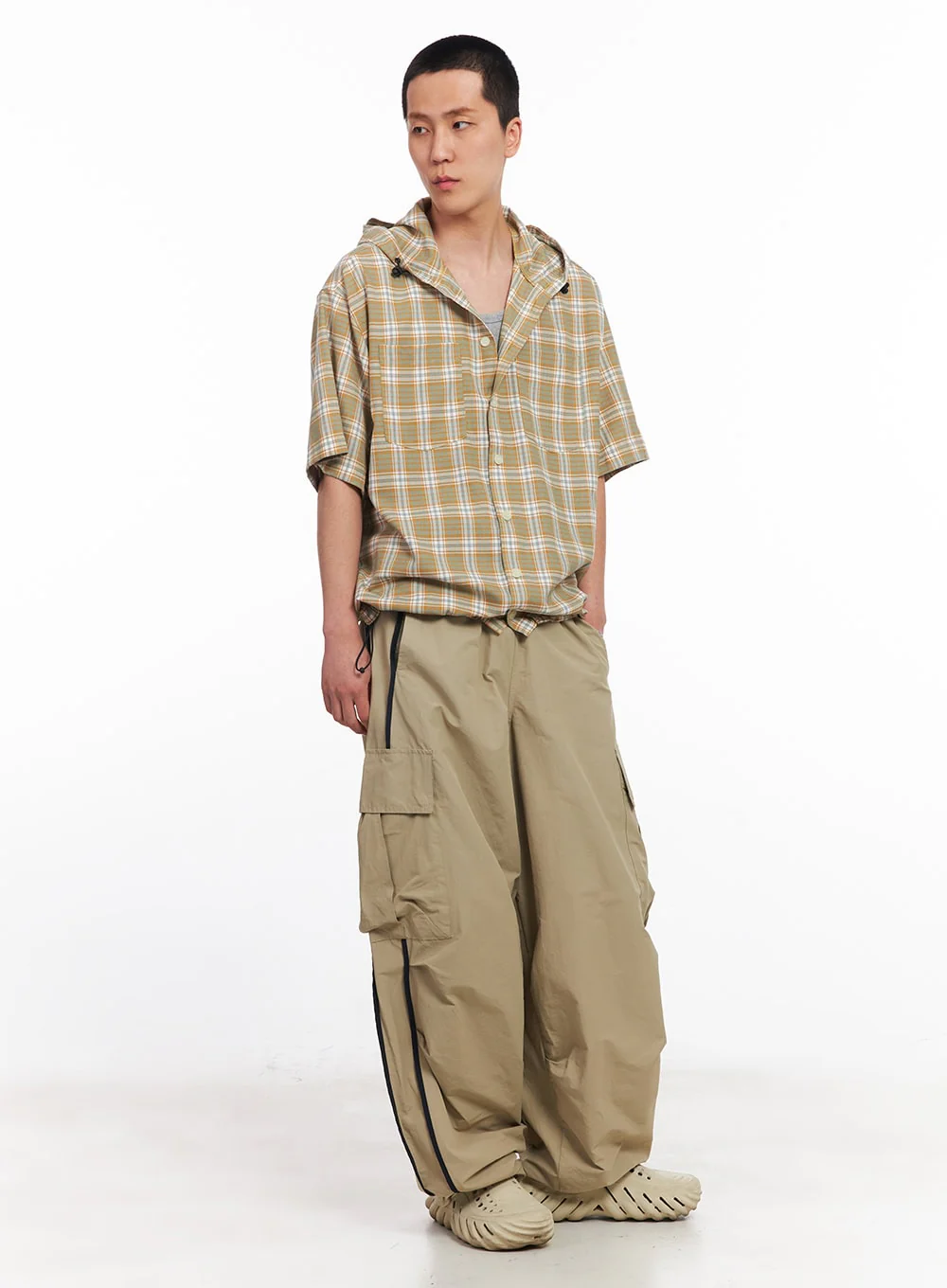 Men's Cargo Balloon-Fit Windbreaker Pants (Beige) IU512 - Image 9