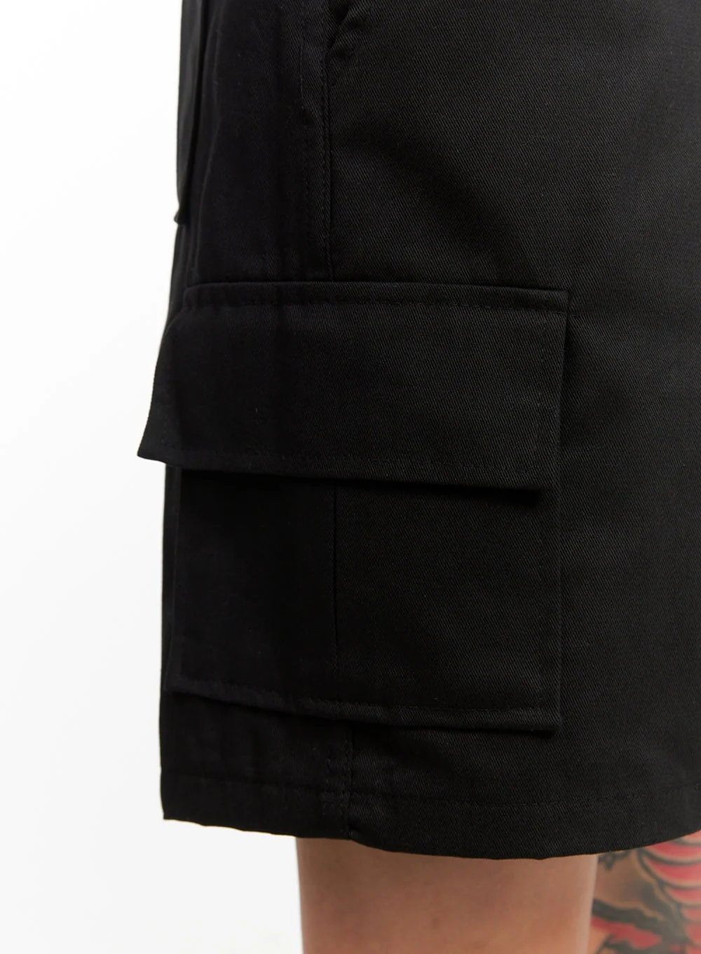 Men's Cargo Pocket Shorts (Black) IY424 - Image 4