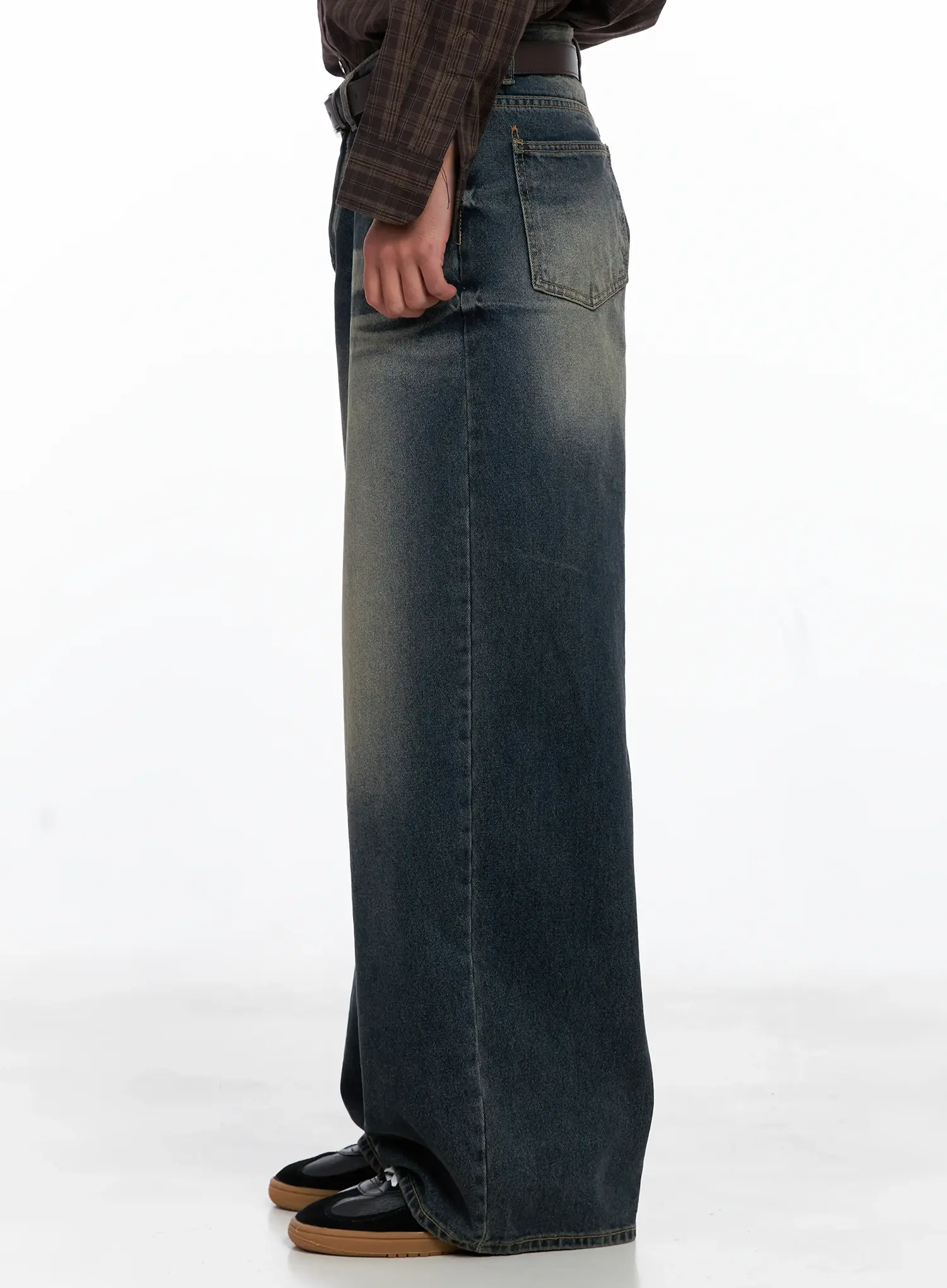 Men's Faded Wide-Leg Jeans IS510 - Image 6