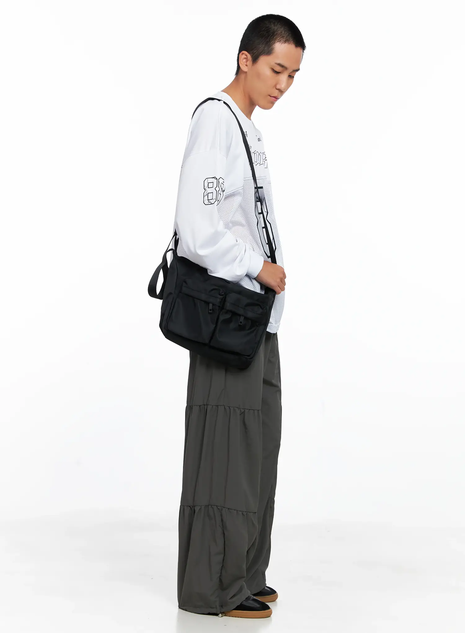 Men's Line Stitch Parachute Pants IS510 - Image 13