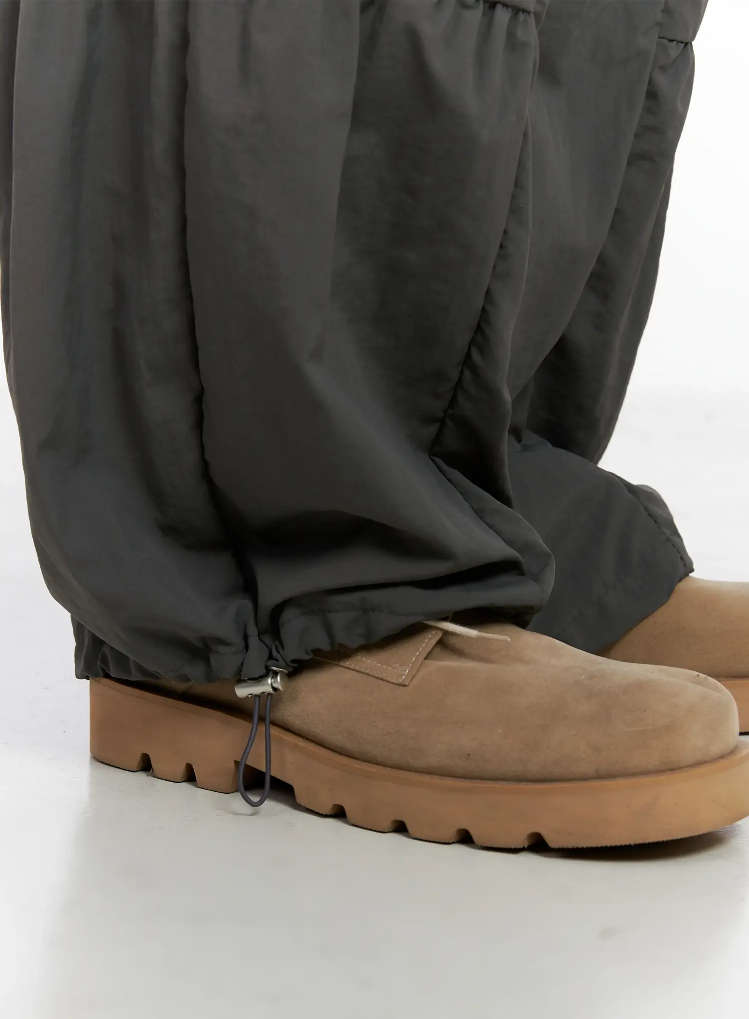 Men's Line Stitch Parachute Pants IS510 - Image 6