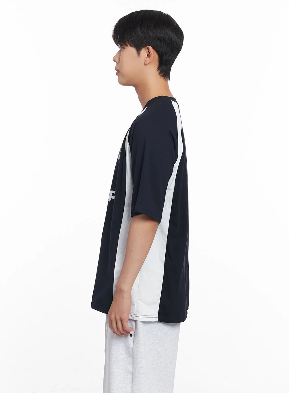Men's Loose-Fit Graphic Raglan T-Shirt IY520 - Image 4