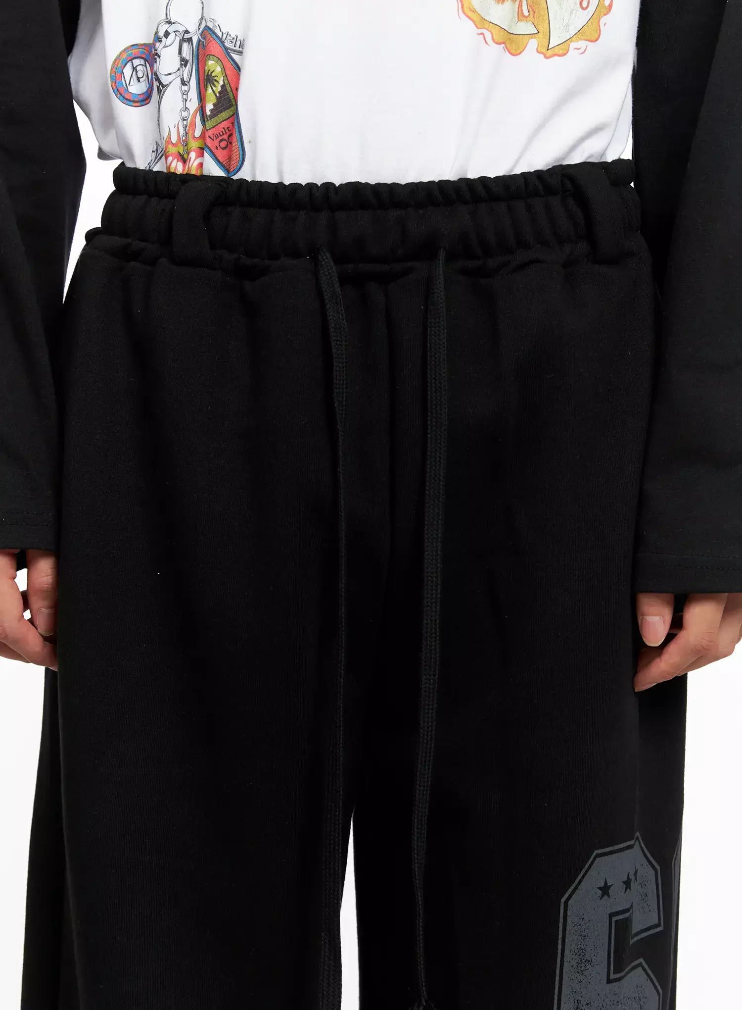 Men's Number Graphic Sweatpants IO517 - Image 4