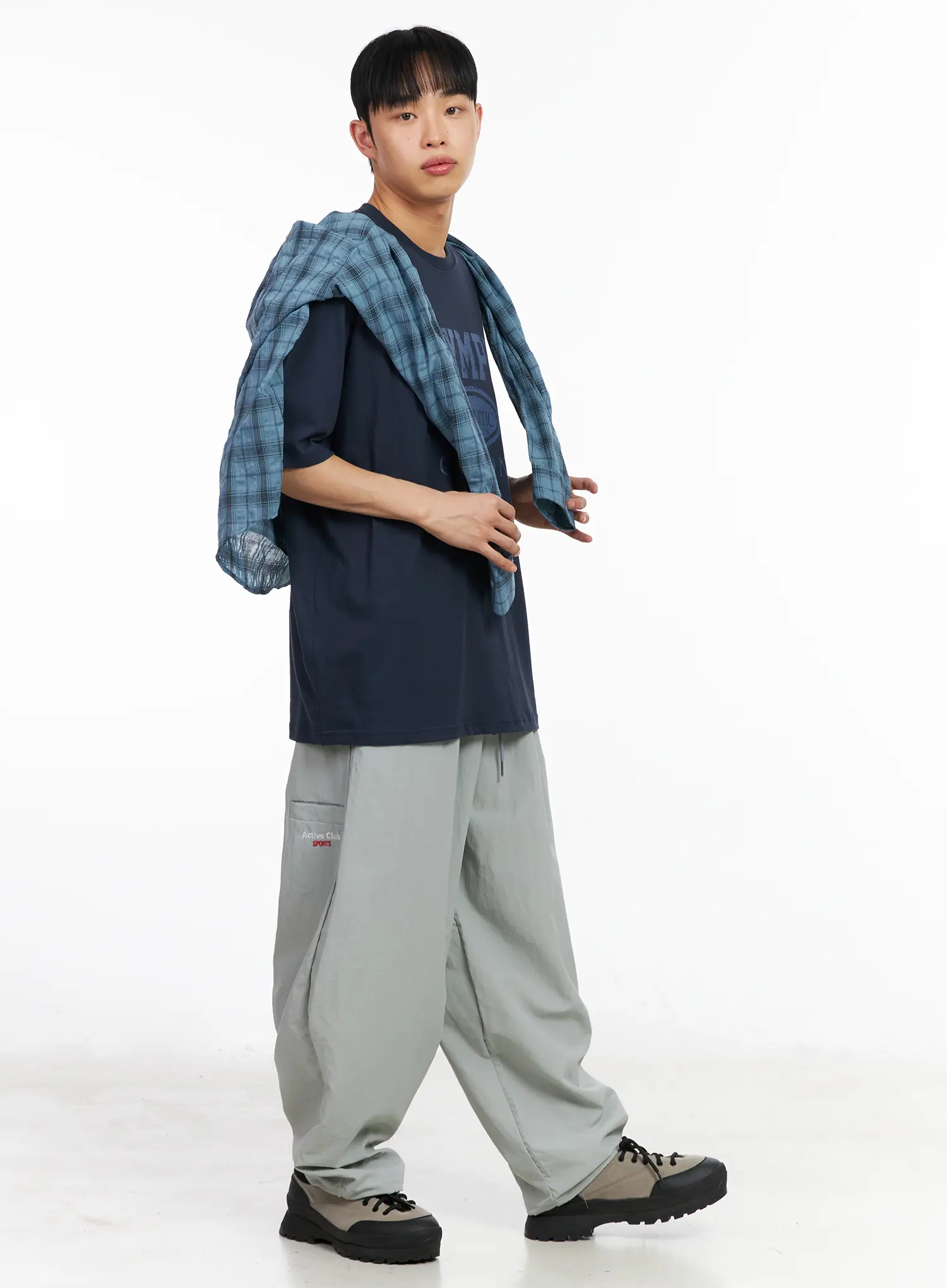 Men's Nylon Embroidered Logo Pocket Pants IA502 - Image 4
