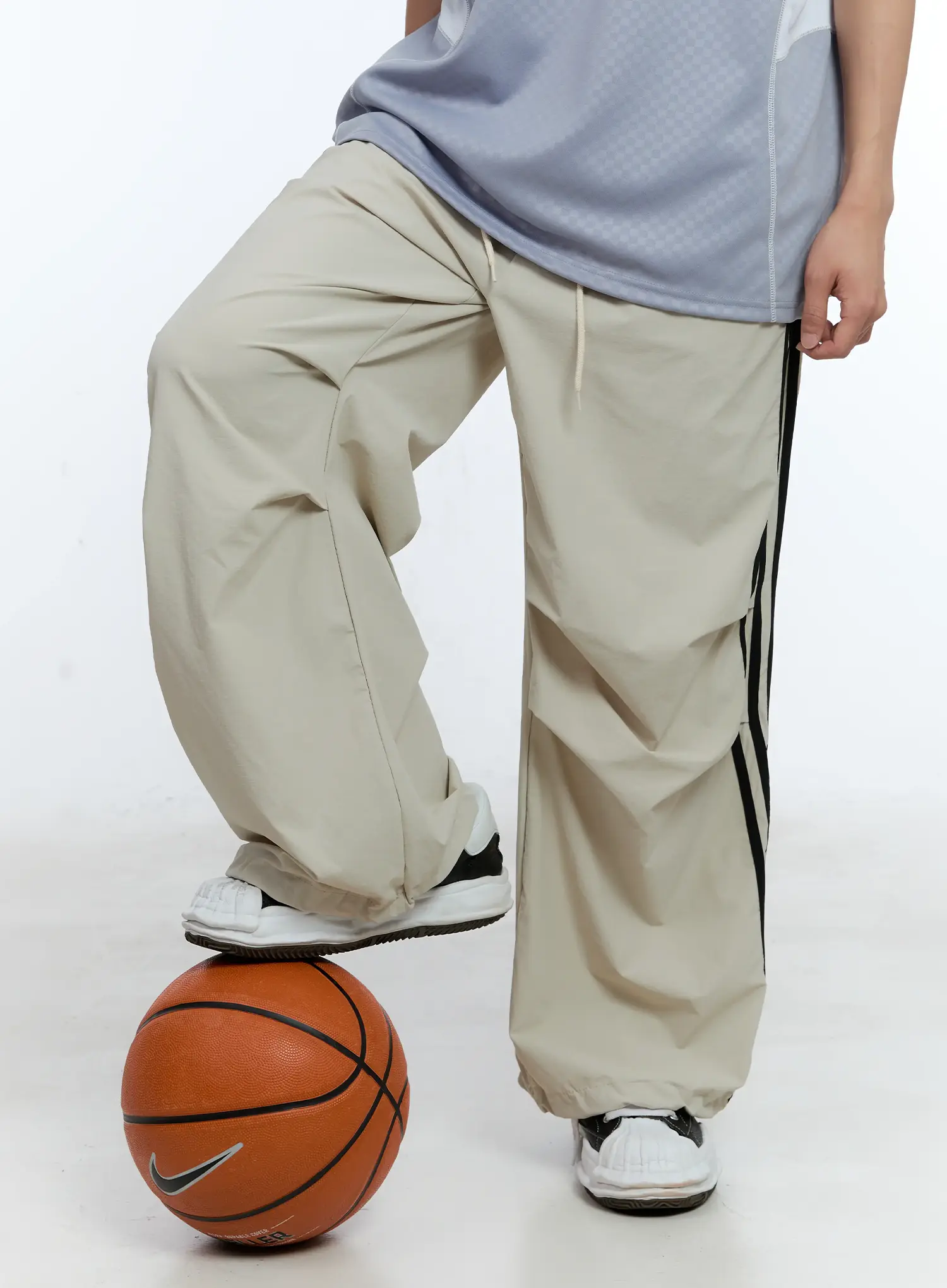 Men's Parachute Nylon Track Pants IL515