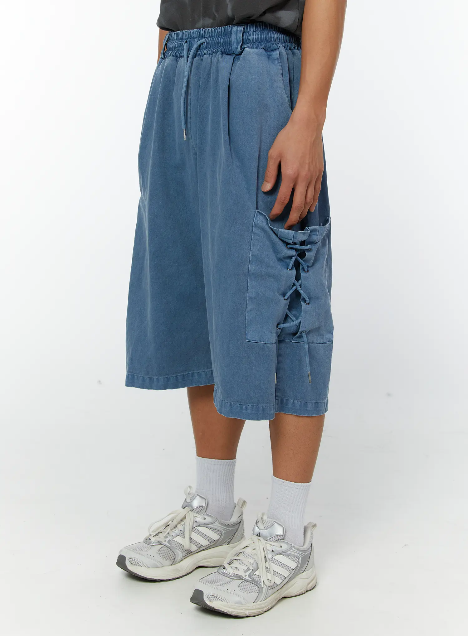 Men's Pigment Dyed Bermuda Shorts (Light Blue) IY513