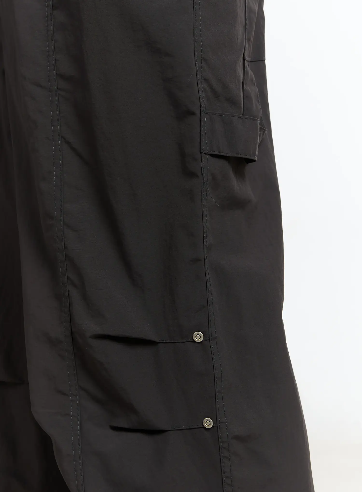 Men's Rivet Detail Cargo Pants IM503 - Image 7