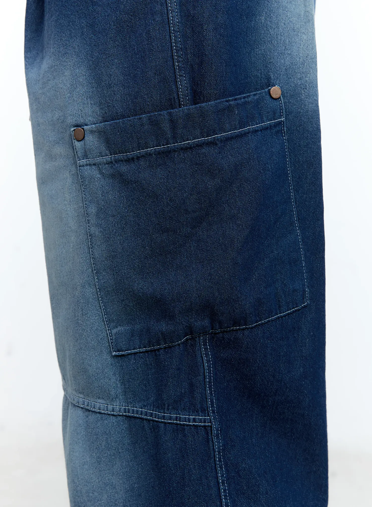 Men's Rivet Detail Wide Jeans IL517 - Image 8