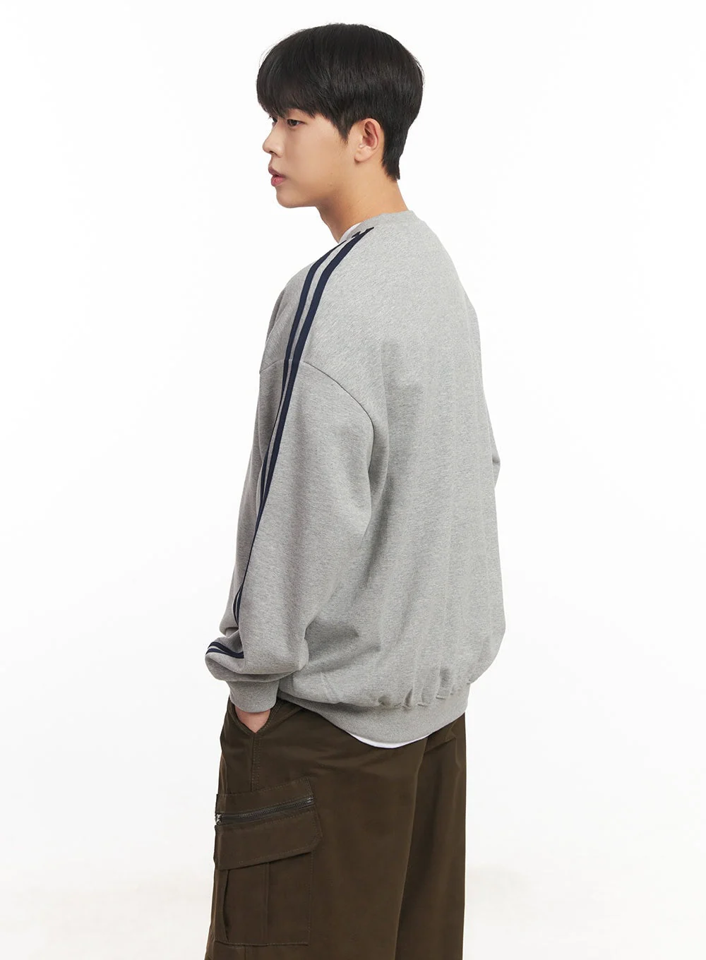 Men's V-Neck Graphic Sweatshirt IM528 - Image 4