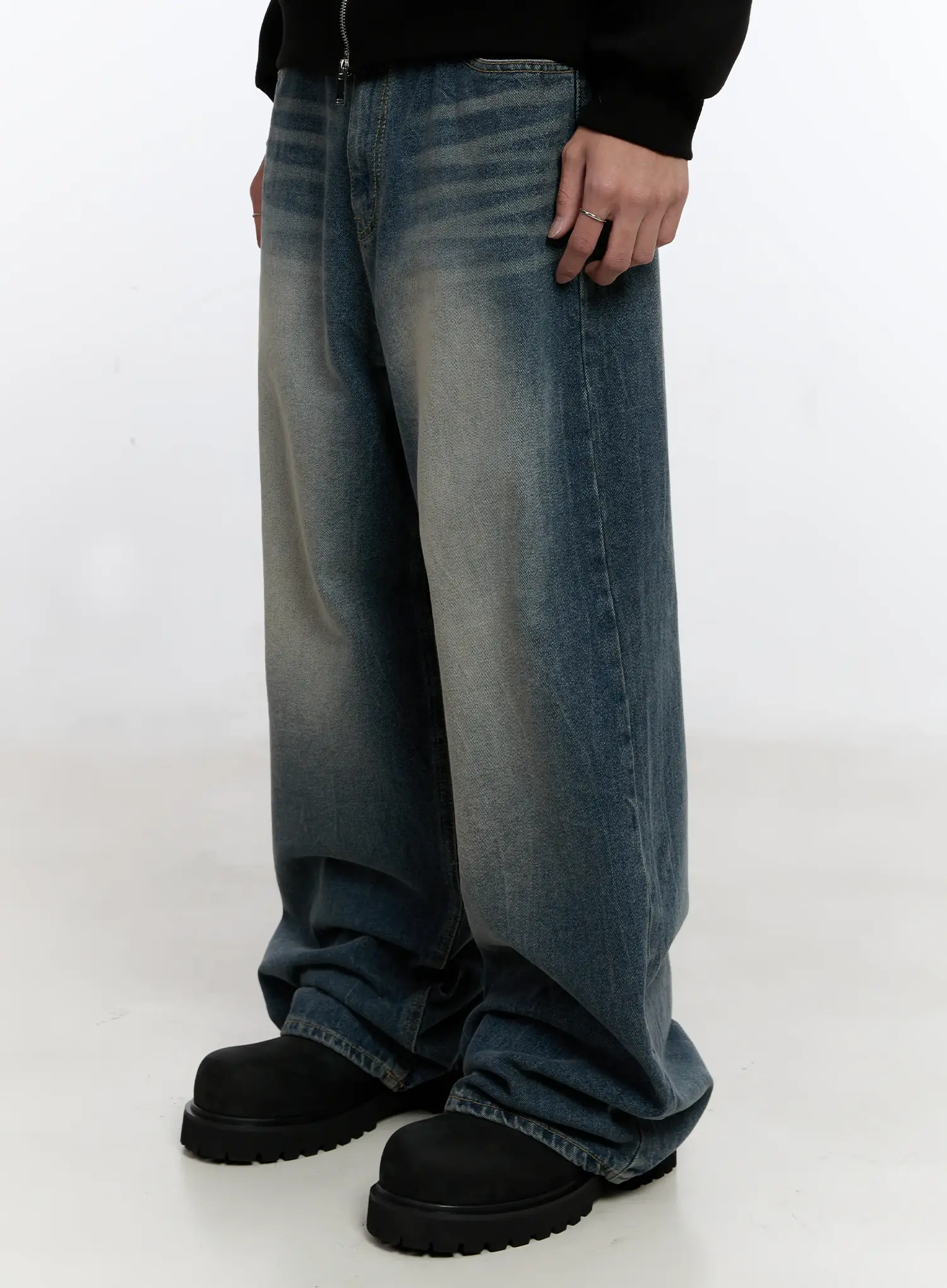 Men's Vintage Wash Baggy Jeans IS529 - Image 4