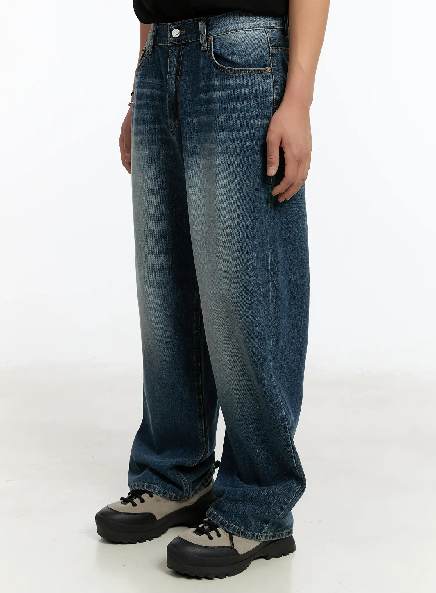 Men's Washed Wide-Leg Jeans IM502 - Image 4
