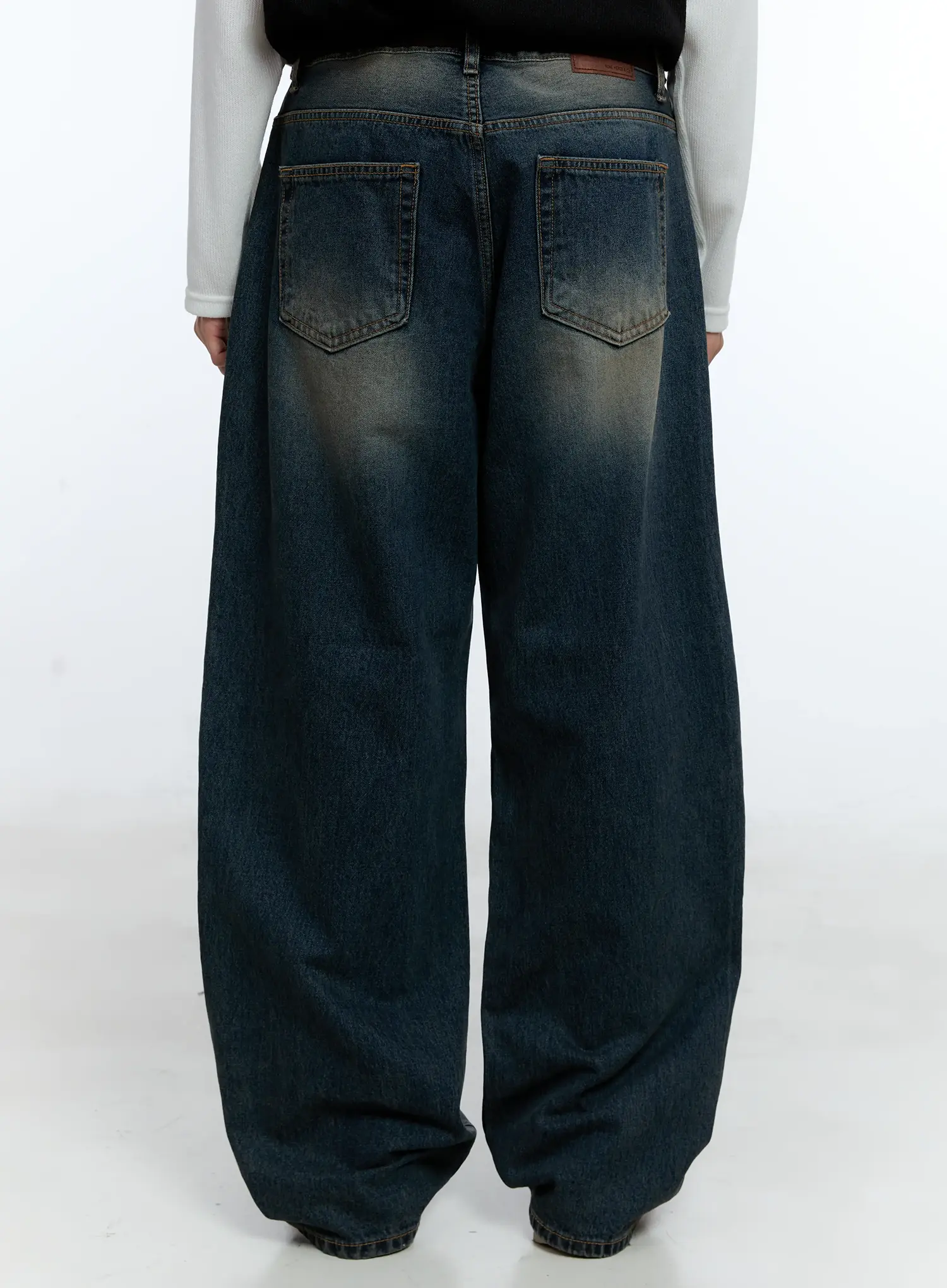 Men's Wide Fit Deep Wash Denim Jeans IG519 - Image 9