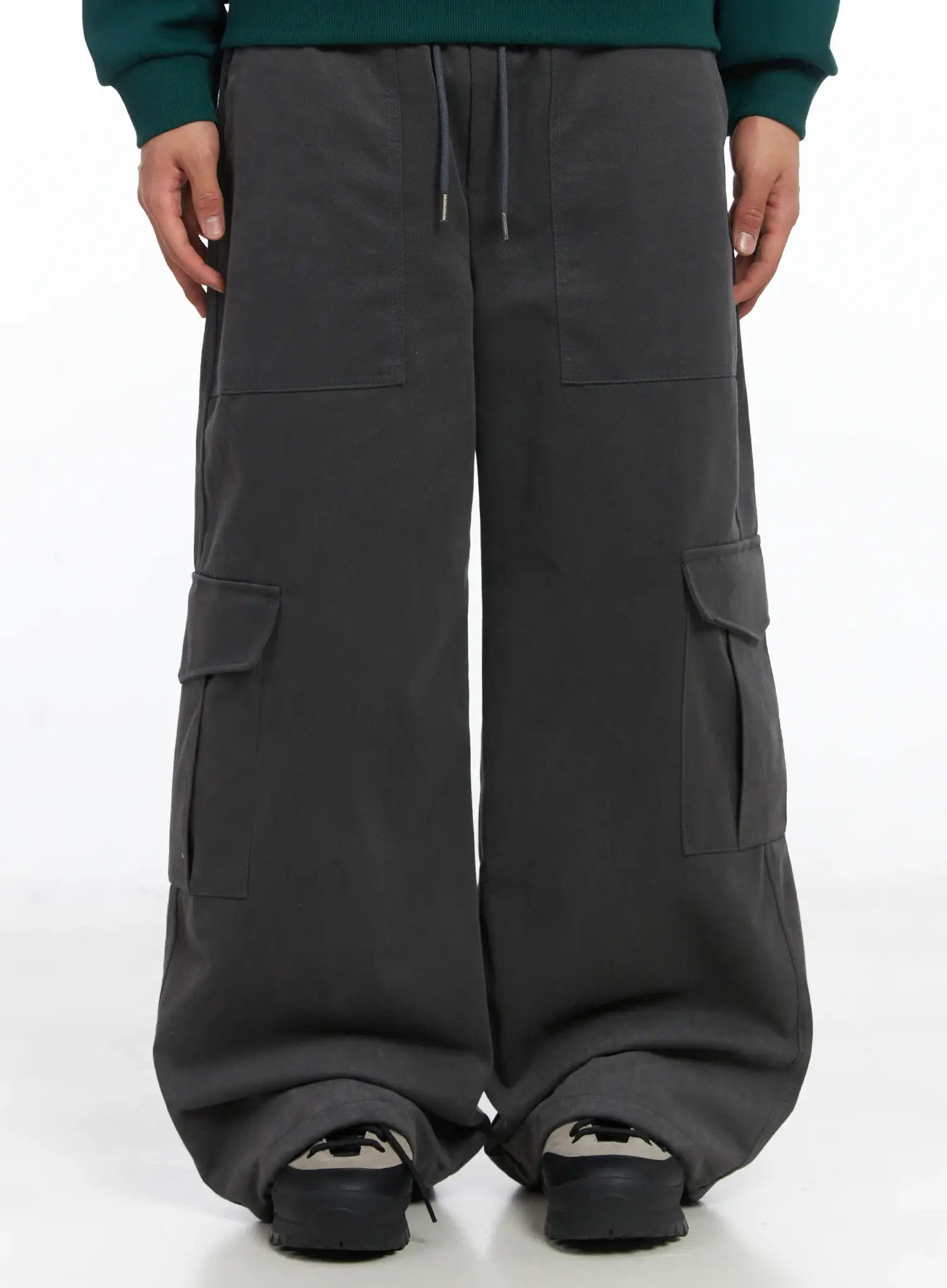 Men's Wide-Leg Drawstring Cargo Pants IJ512 - Image 4