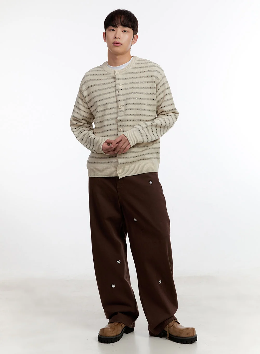 Men's Wide-Leg Pants with Embroidered Flowers IA504 - Image 11