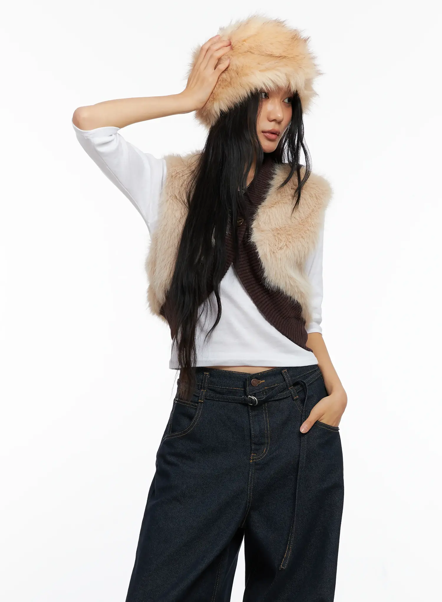Midnight Faux Fur Crop Vest CO528 - Image 2