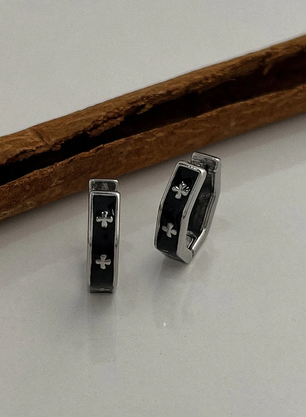 Mini Cross Ring Earrings IL415 - Image 3