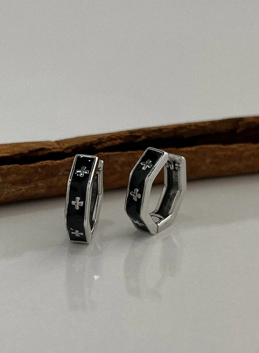 Mini Cross Ring Earrings IL415 - Image 4