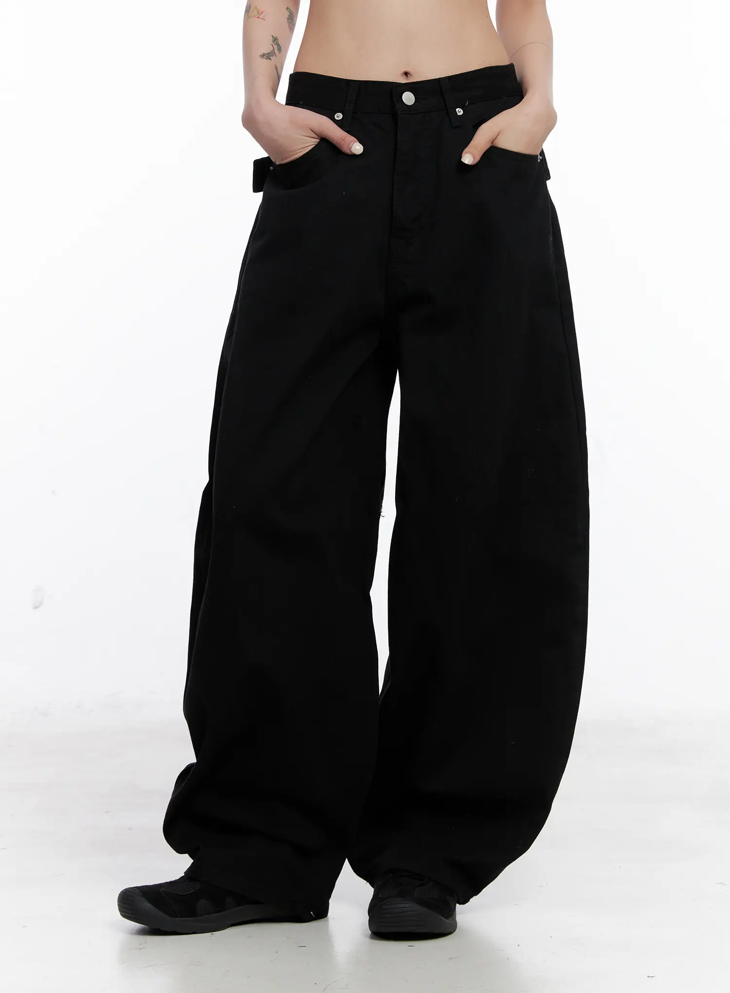 Nana Studded Belt Balloon Jeans CS512 - Image 9
