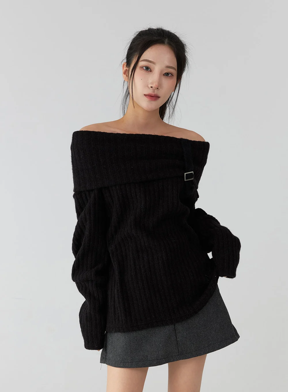 Off-Shoulder Buckle Knit Sweater CD322 - Image 4