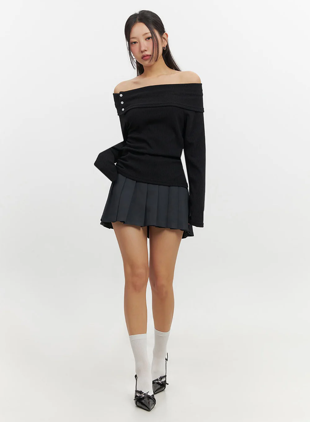 Off-Shoulder Buttoned Long-Sleeve Top IF510 - Image 2