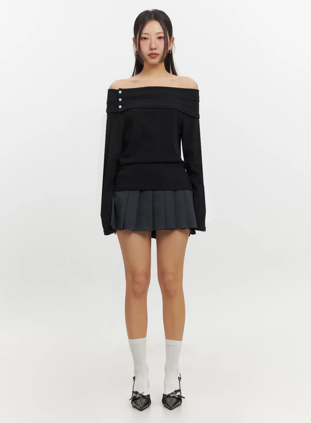 Off-Shoulder Buttoned Long-Sleeve Top IF510 - Image 4
