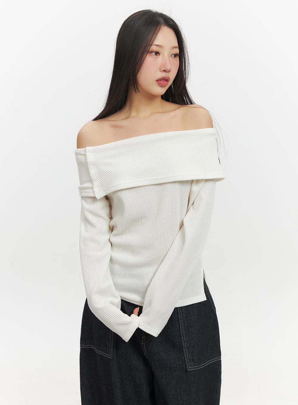 Off-Shoulder Buttoned Long-Sleeve Top IF510 - Image 5