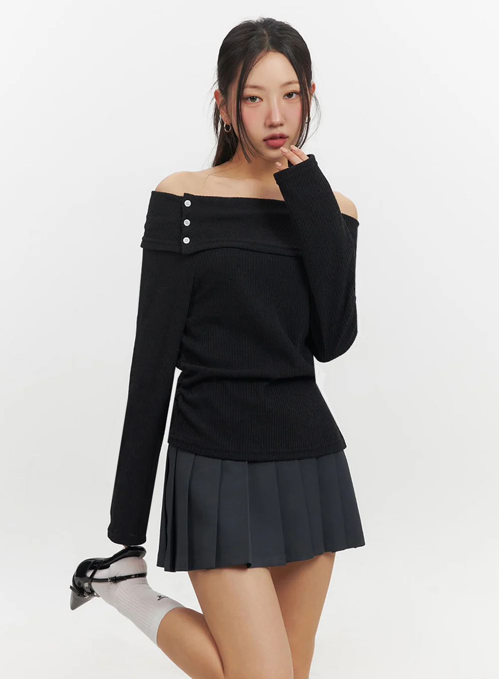 Off-Shoulder Buttoned Long-Sleeve Top IF510 - Image 6