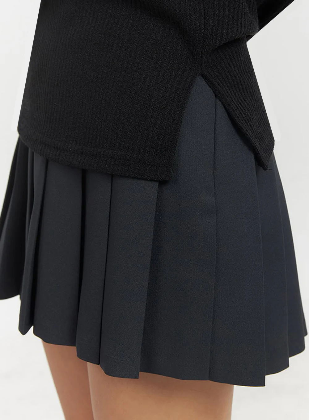 Off-Shoulder Buttoned Long-Sleeve Top IF510 - Image 8