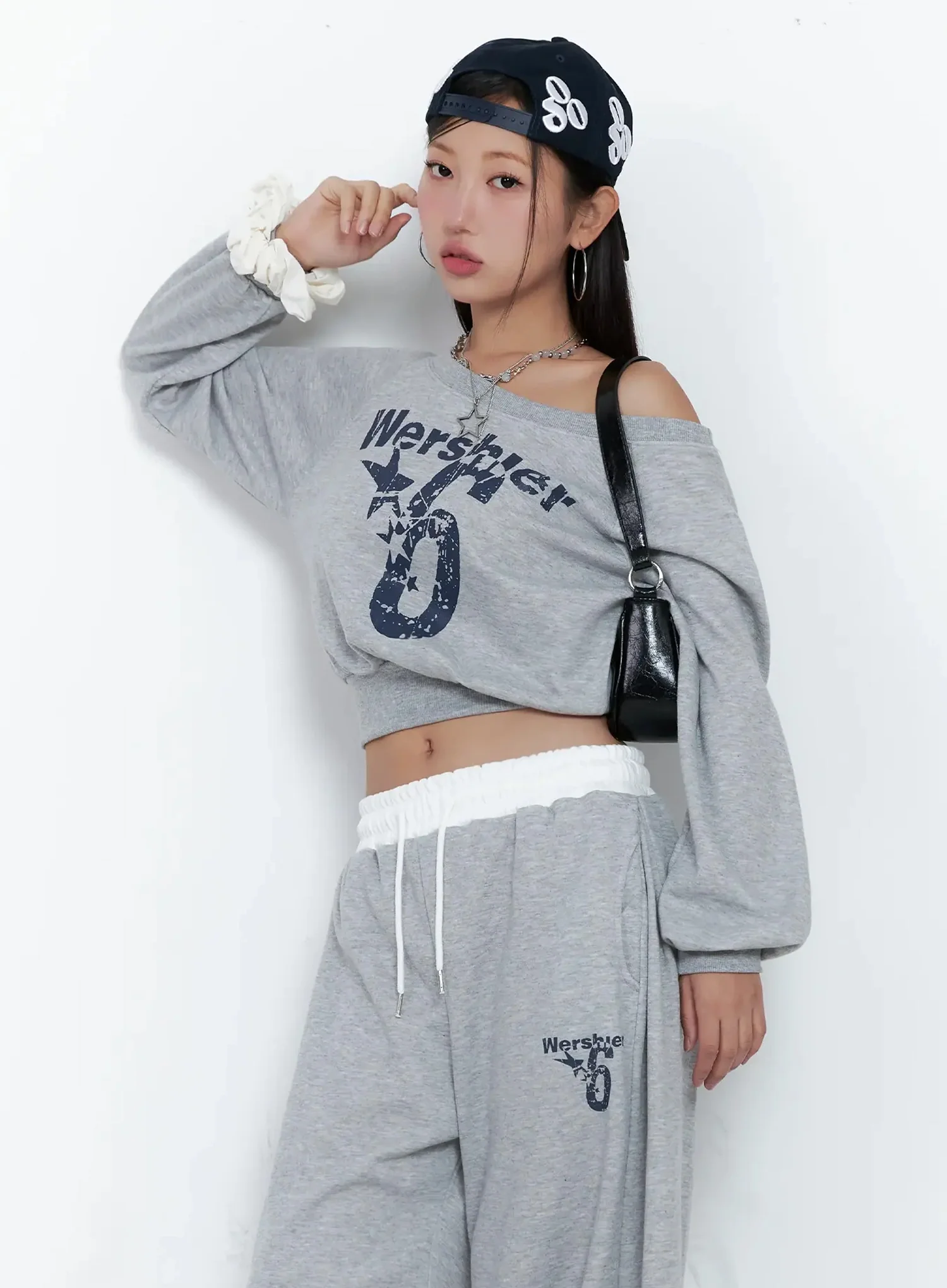 Off-Shoulder Cropped Sweatshirt IG527