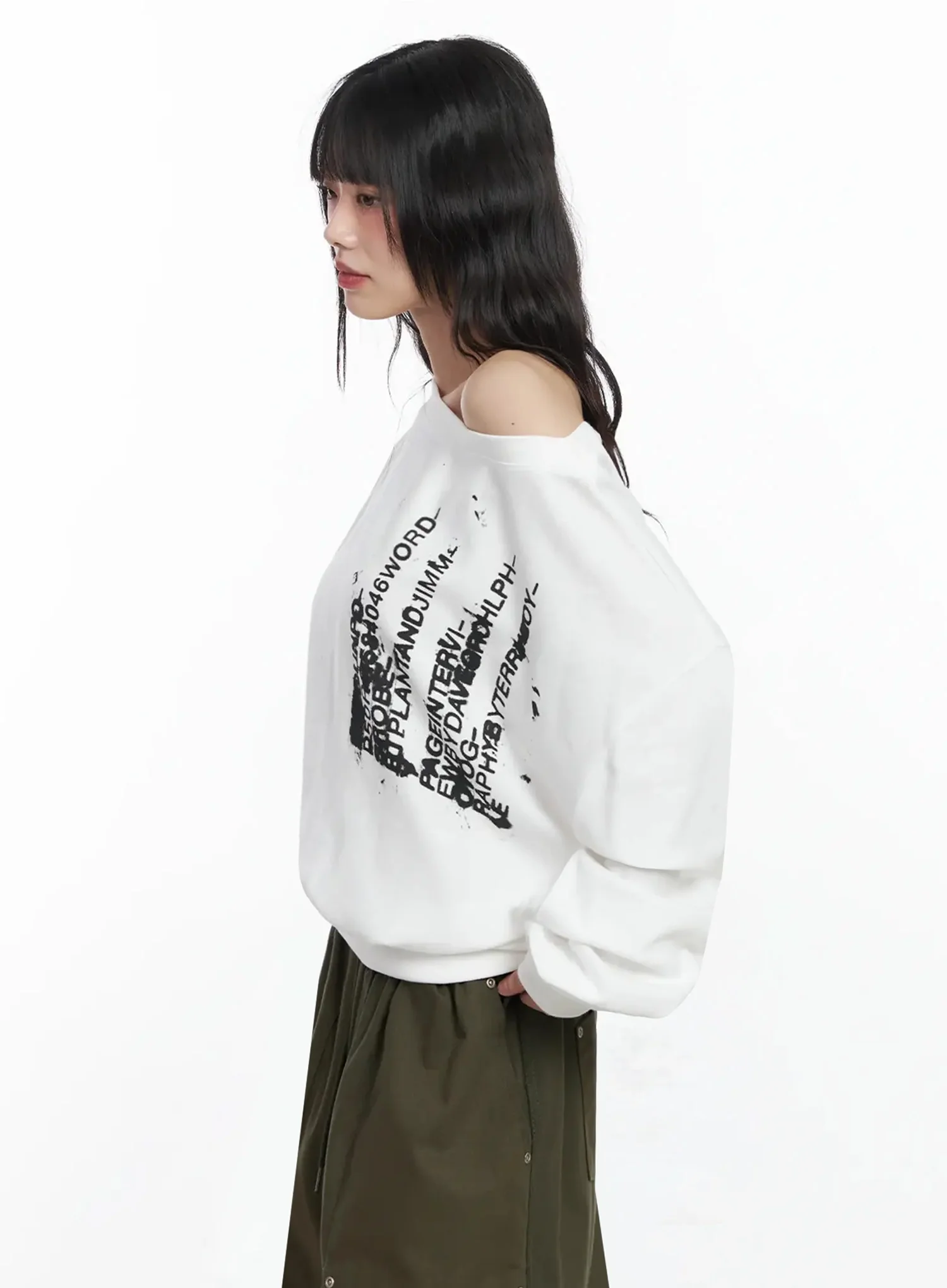 Off-Shoulder Graphic Sweatshirt F516 - Image 8