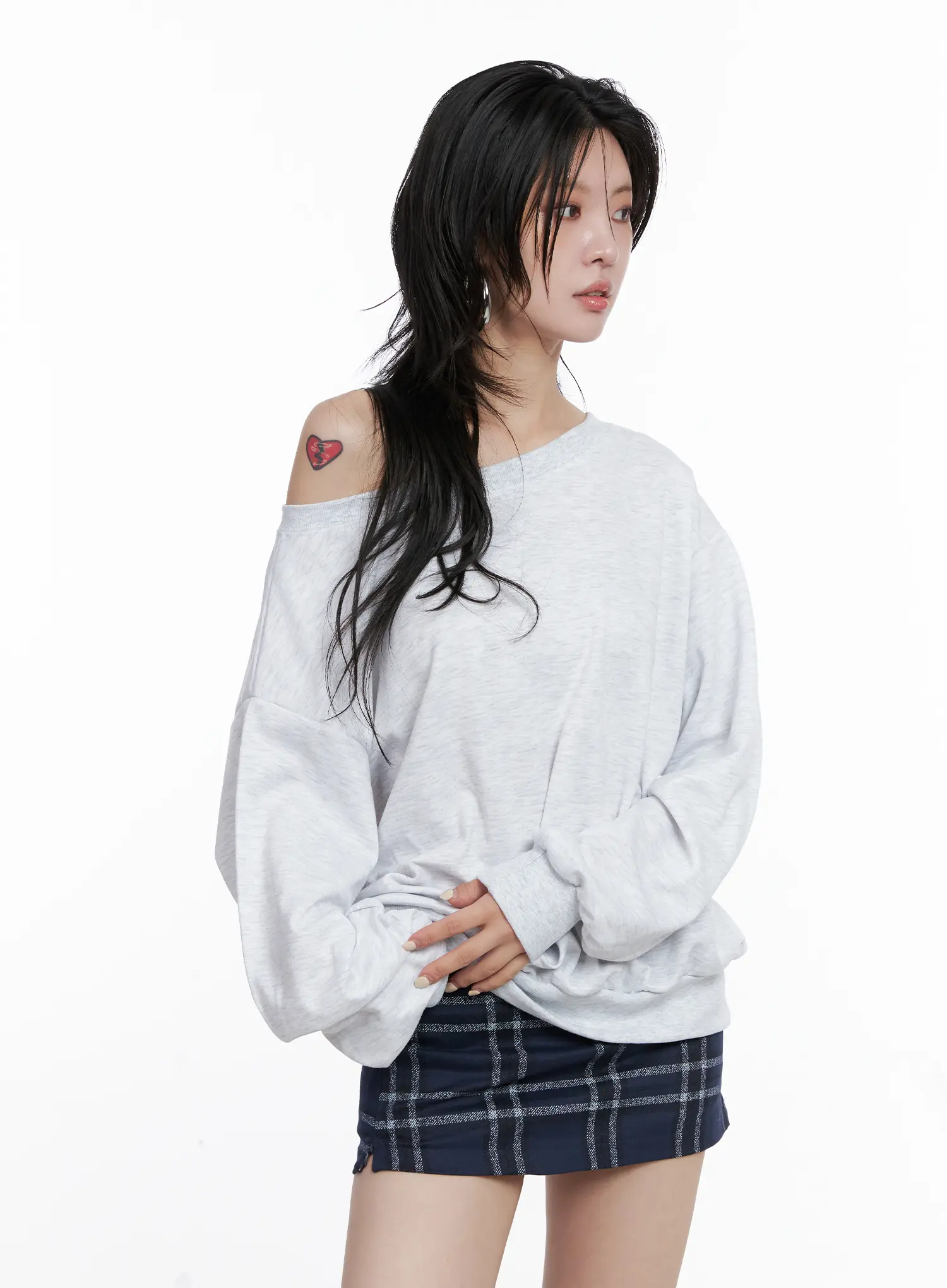 Off-Shoulder Loose Fit Sweatshirt CS510 - Image 5