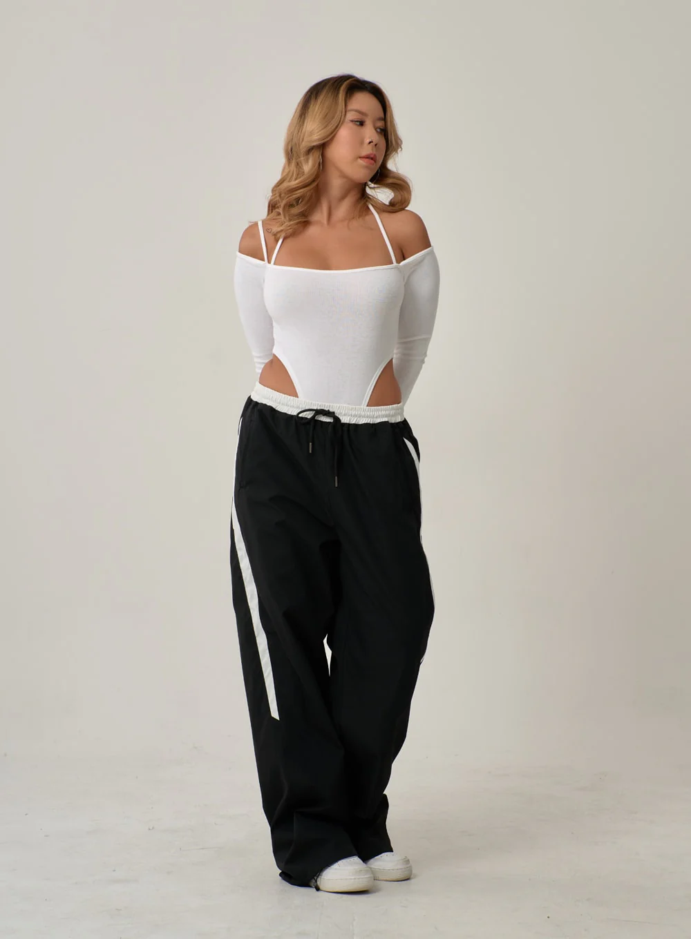 Off-Shoulder Thin Straps Bodysuit IN22 - Image 5