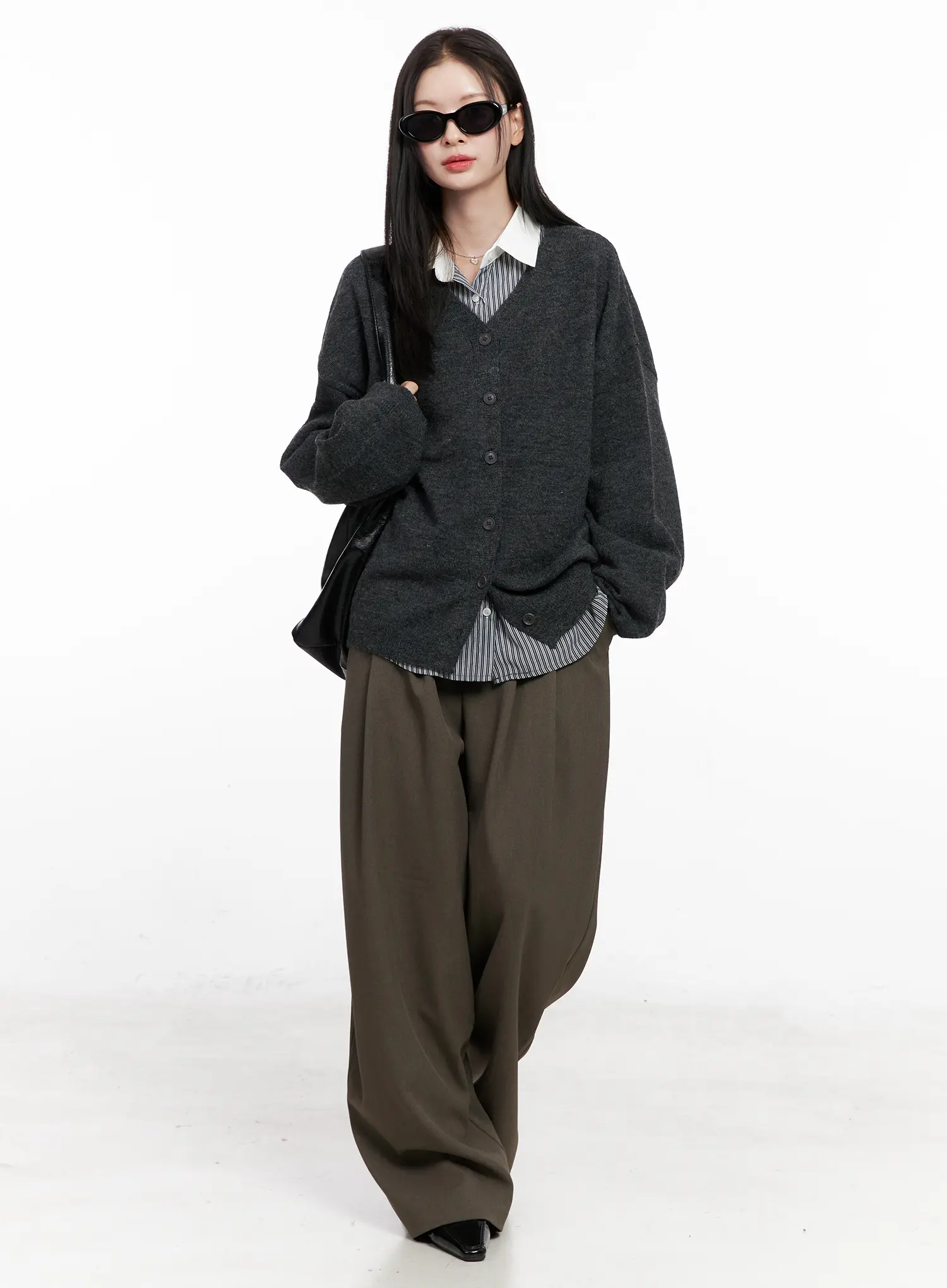 Oversized V-Neck Cardigan CN504 - Image 3