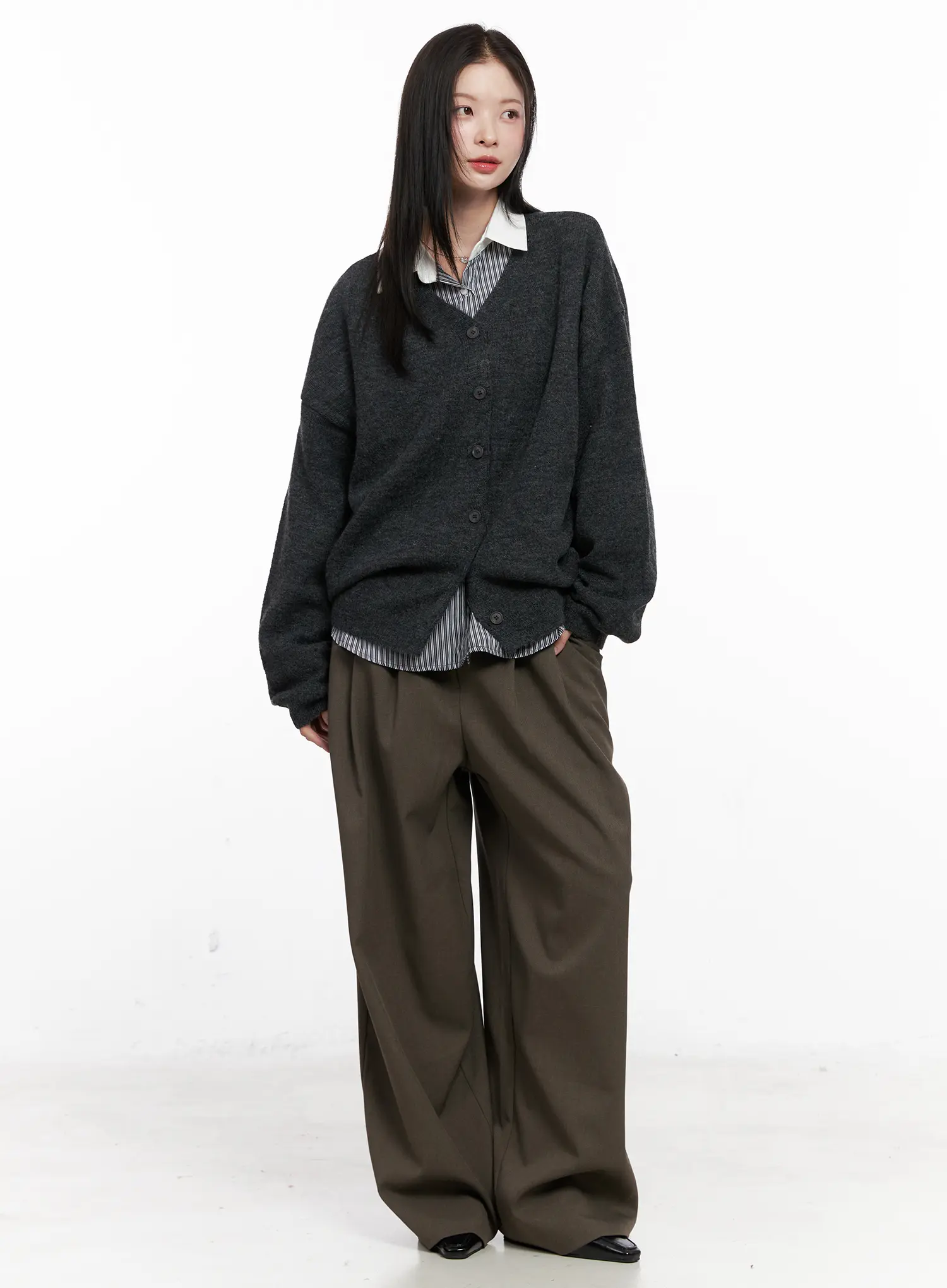 Oversized V-Neck Cardigan CN504 - Image 4