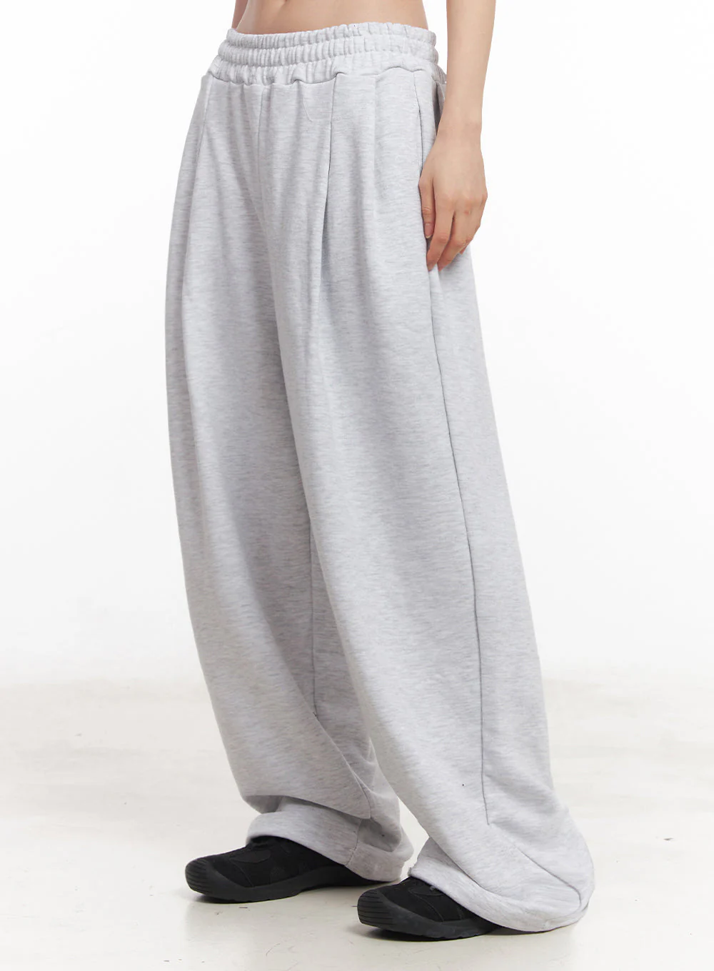 Pintuck Oversized Sweatpants IY516 - Image 10