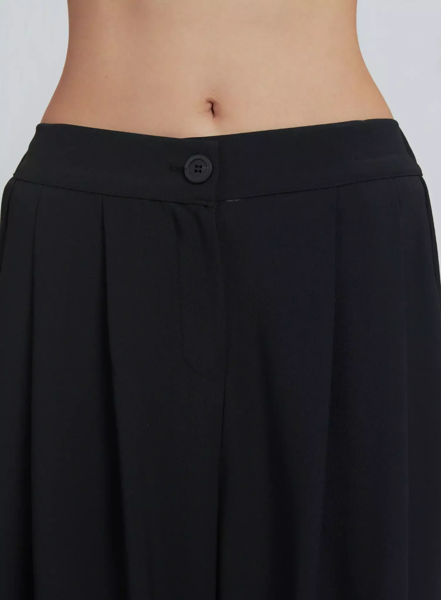Pintuck Wide-Leg Pants IU512 - Image 4