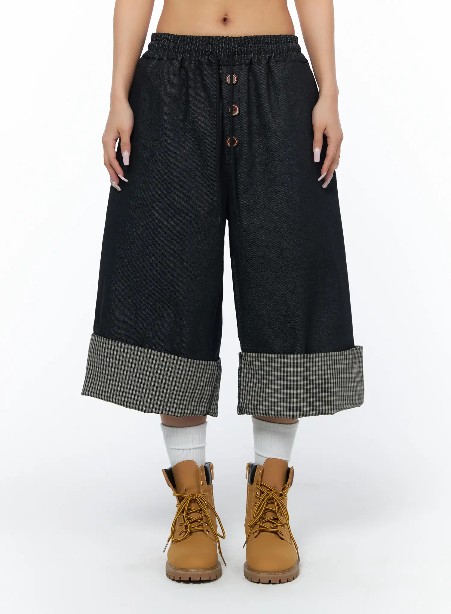 Plaid Wide Bermuda Shorts CA517 - Image 2