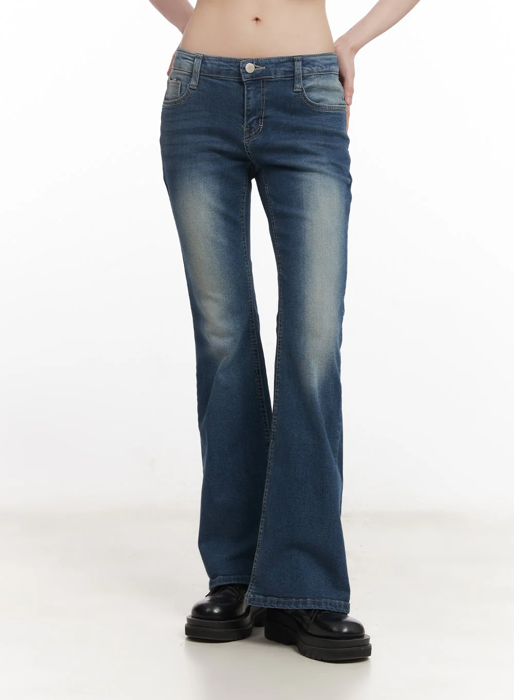 Rebecca Low-Waist Flared Jeans CM519 - Image 11