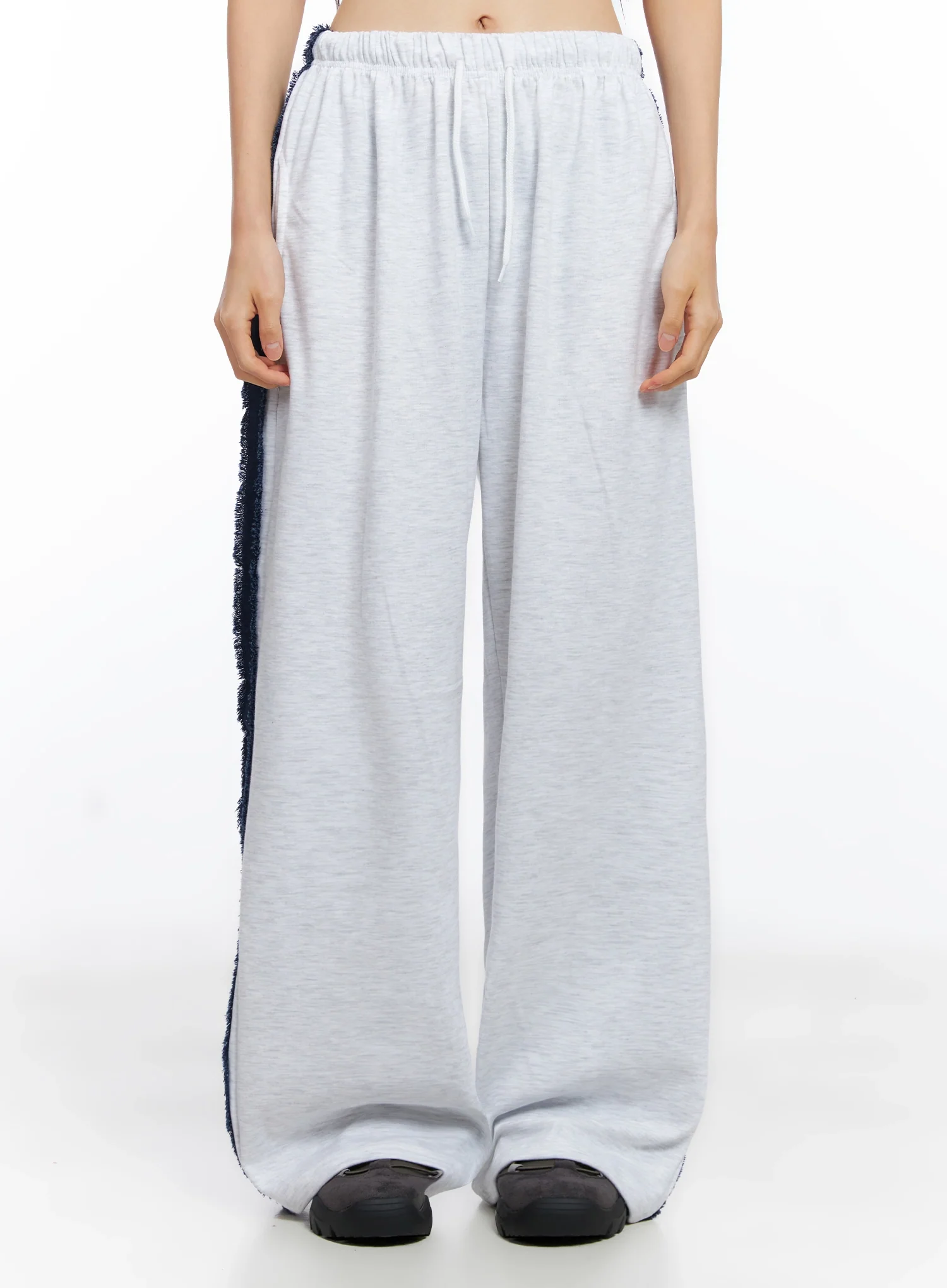 Relaxed-Fit Denim Stripe Sweatpants IO517 - Image 4