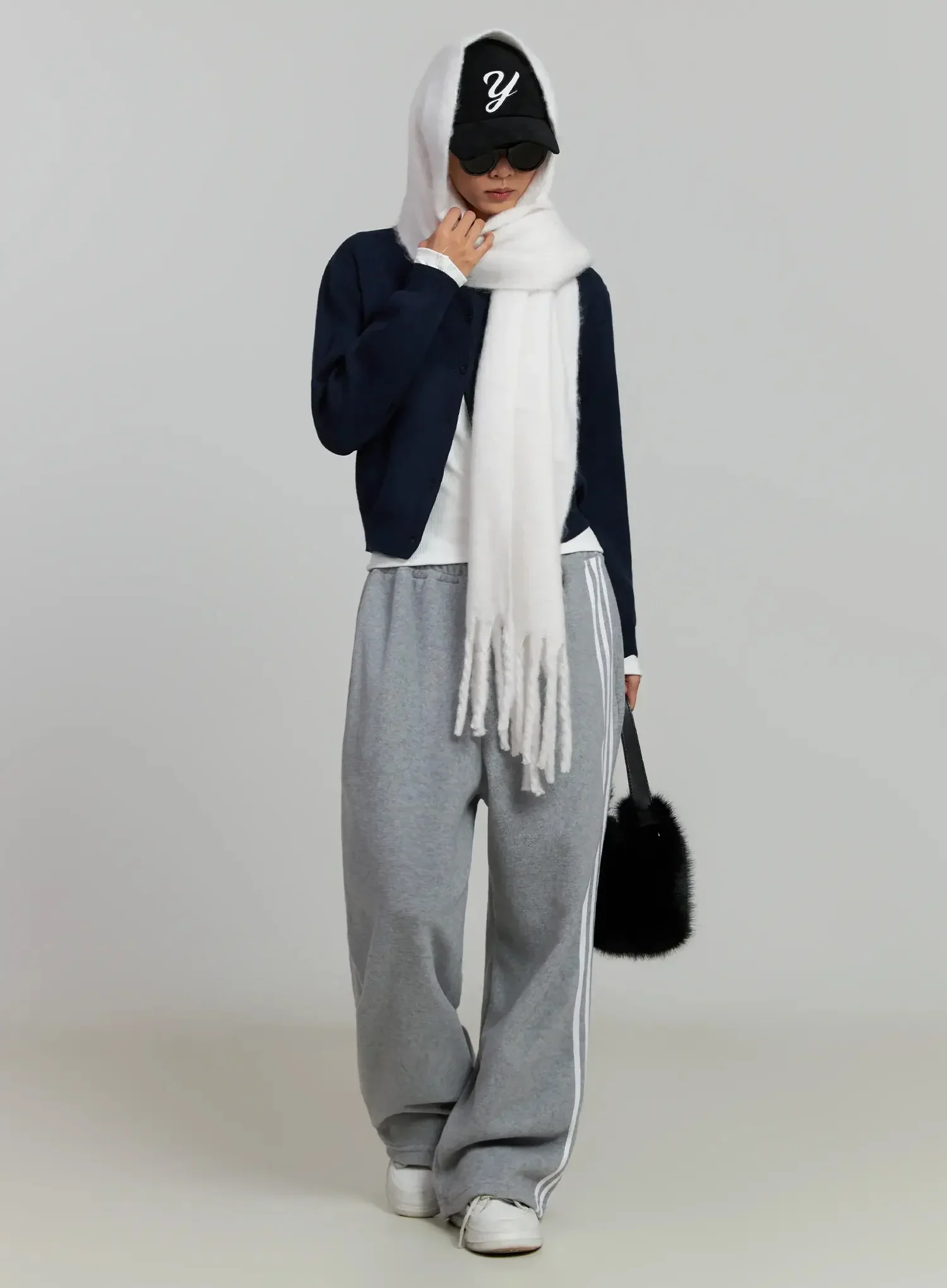 Round Neck Knit Cardigan IJ505 - Image 11