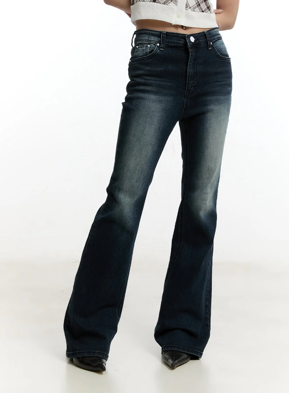 Ruelle Slim Washed Bootcut Jeans CY501 - Image 9