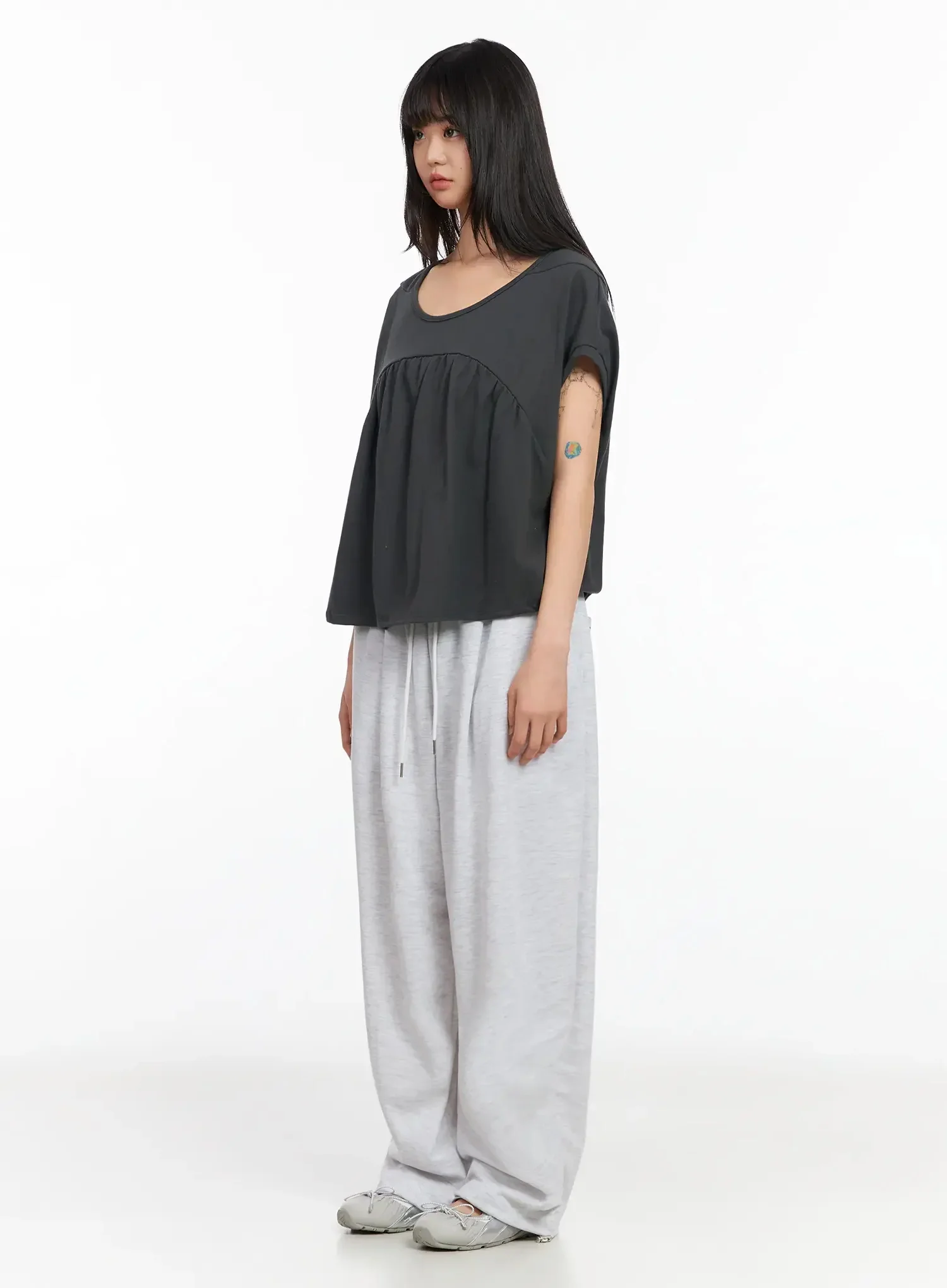 Scoop Neck Shirred Tee IA523 - Image 10