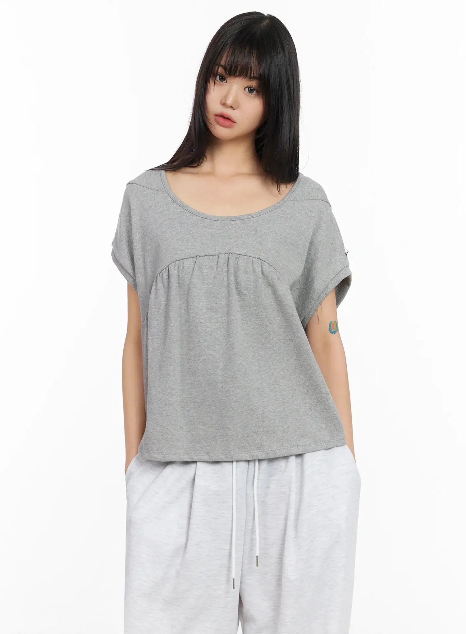 Scoop Neck Shirred Tee IA523 - Image 2