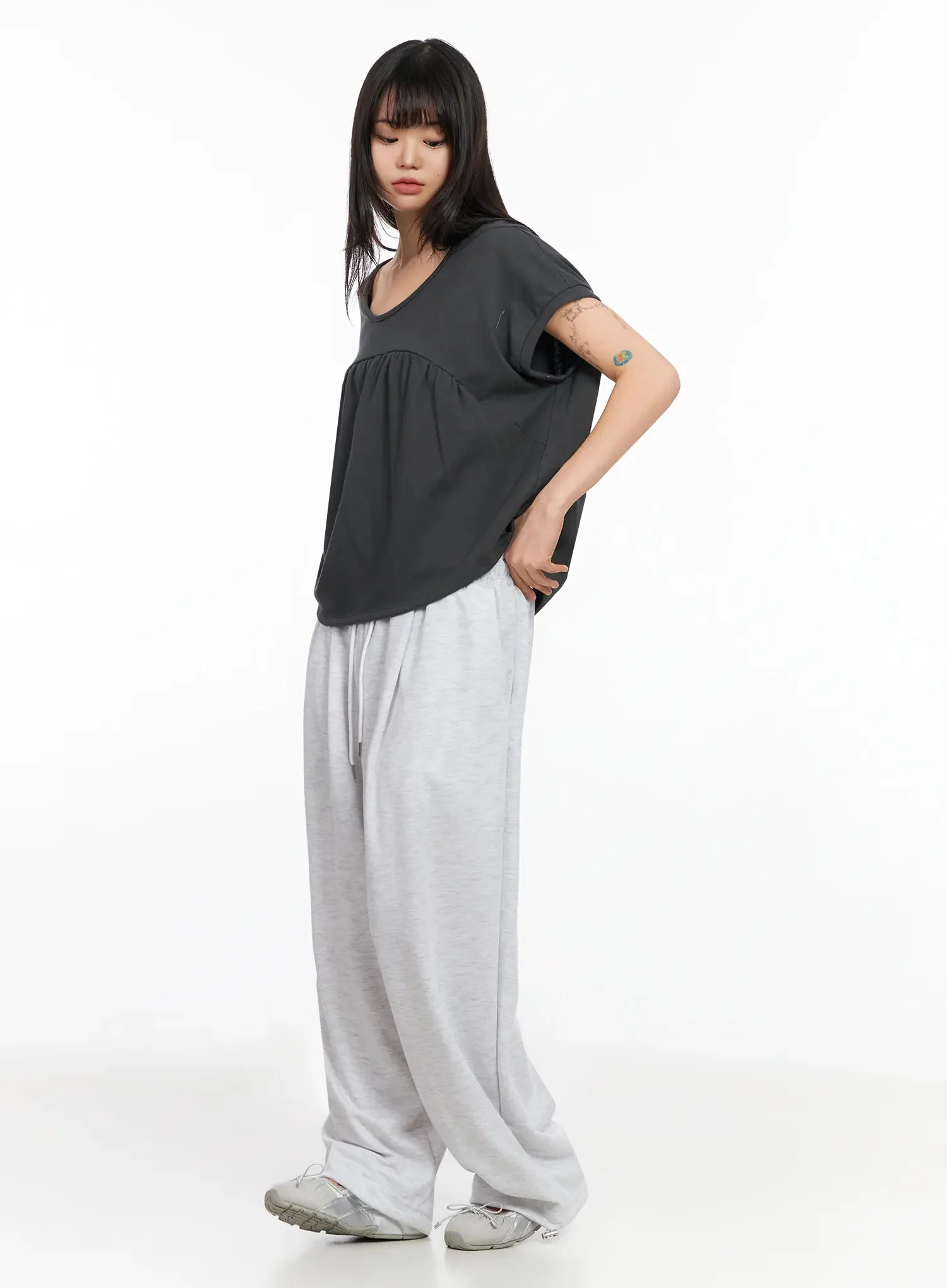 Scoop Neck Shirred Tee IA523 - Image 6
